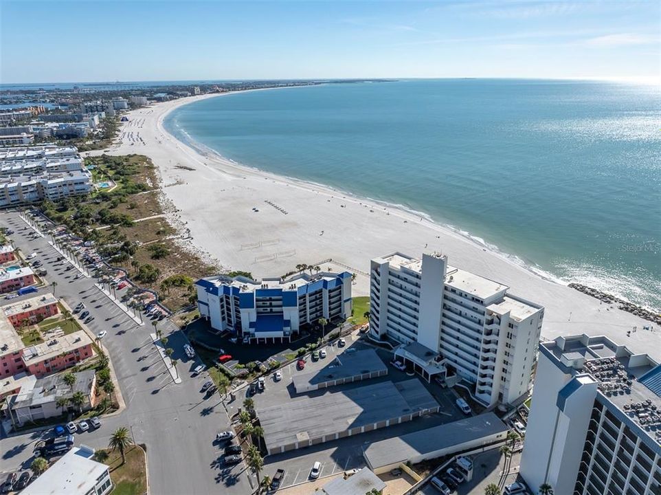 出租: $4,000 (1 贝兹, 2 浴室, 1165 平方英尺)