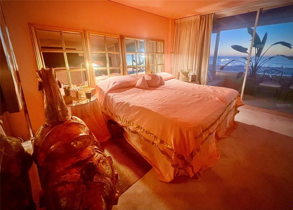 出租: $4,000 (1 贝兹, 2 浴室, 1165 平方英尺)