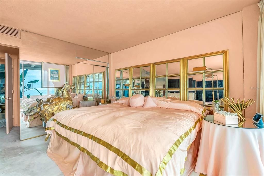 出租: $4,000 (1 贝兹, 2 浴室, 1165 平方英尺)