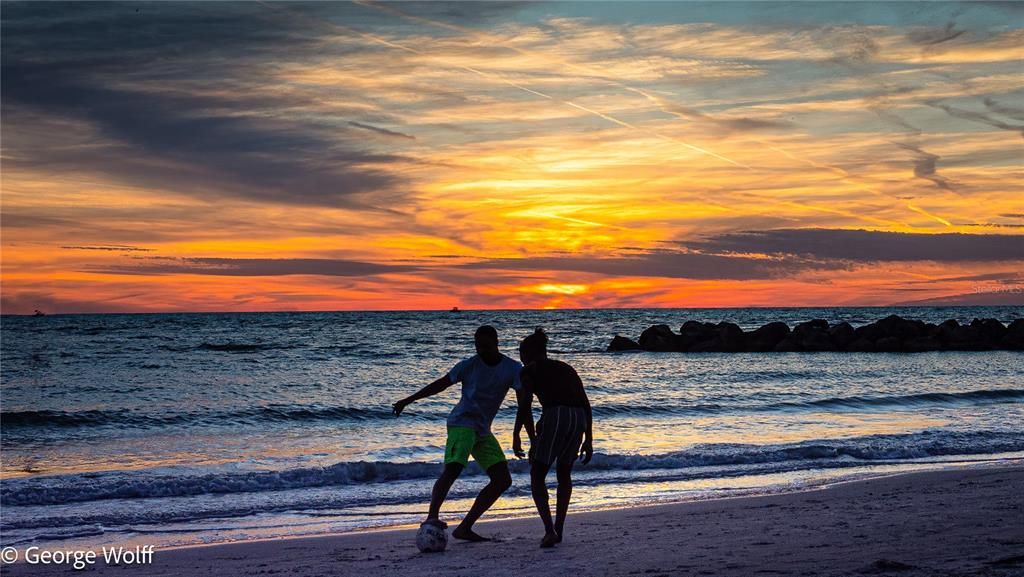 出租: $4,000 (1 贝兹, 2 浴室, 1165 平方英尺)