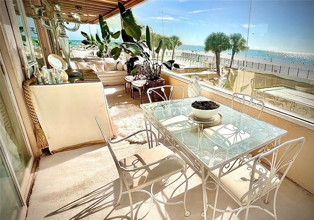 出租: $4,000 (1 贝兹, 2 浴室, 1165 平方英尺)