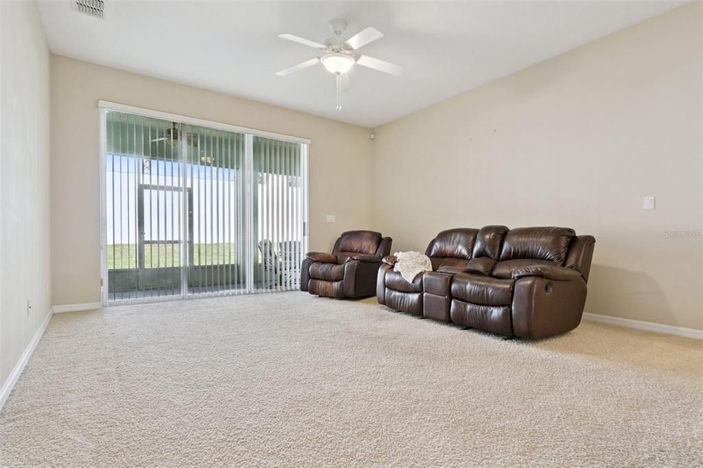 На продажу: $310,000 (3 спален, 2 ванн, 2109 Квадратных фут)