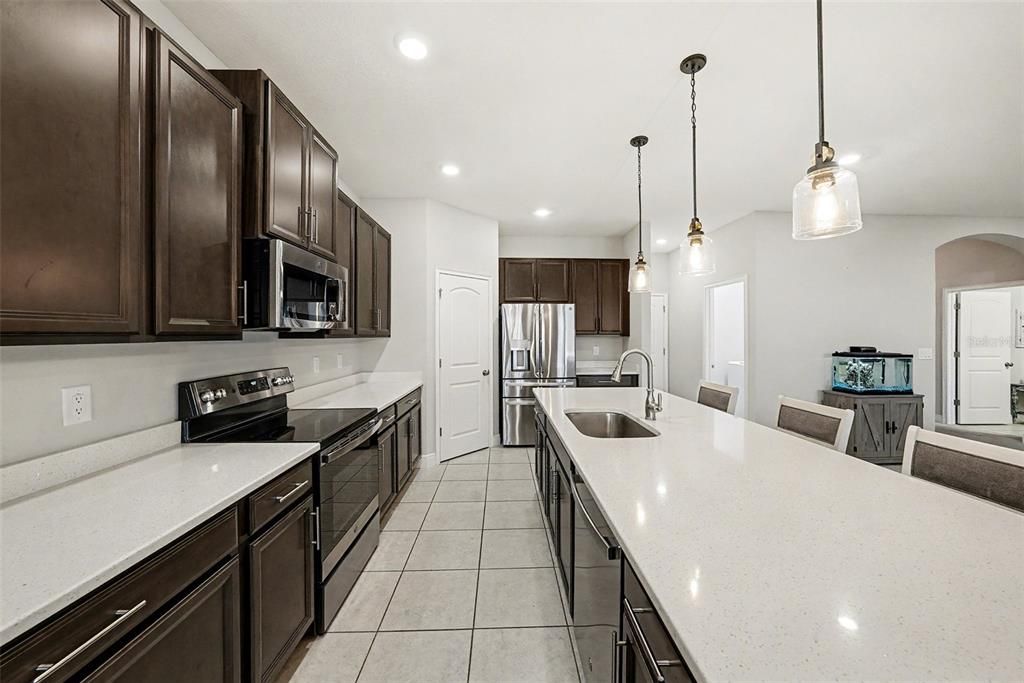 For Sale: $450,000 (4 beds, 3 baths, 2943 Square Feet)