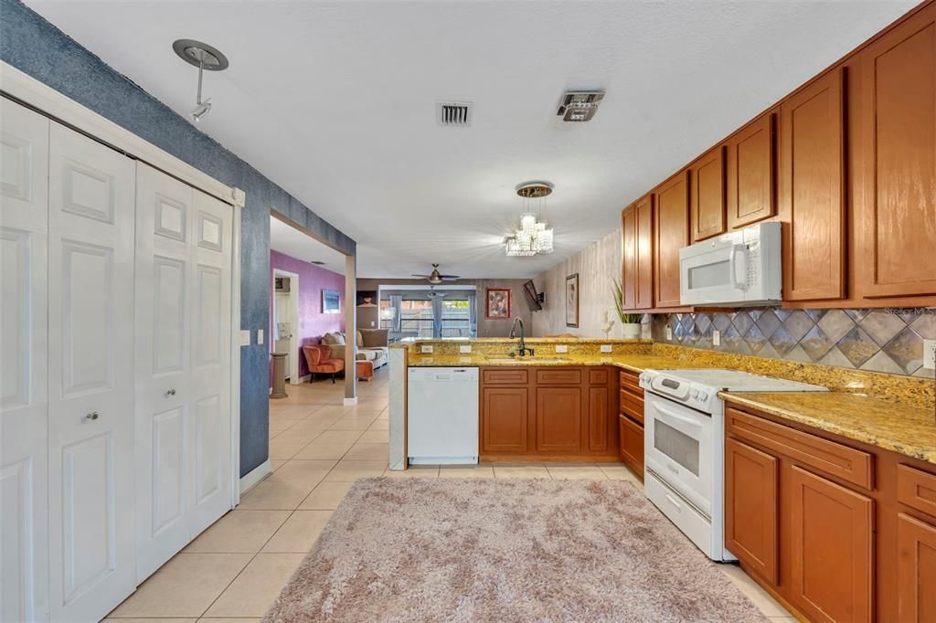 En Venta: $289,900 (3 camas, 2 baños, 1284 Pies cuadrados)