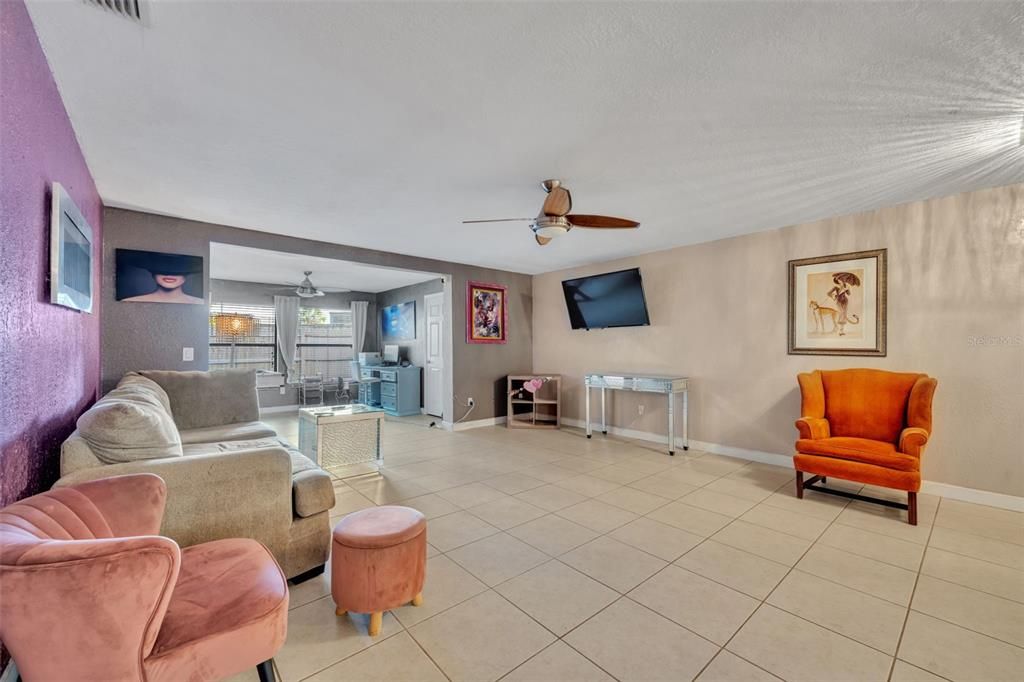 En Venta: $289,900 (3 camas, 2 baños, 1284 Pies cuadrados)