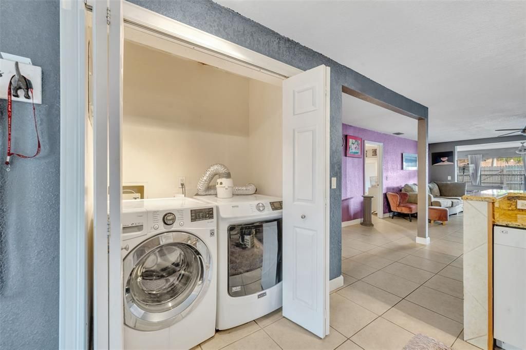 En Venta: $289,900 (3 camas, 2 baños, 1284 Pies cuadrados)