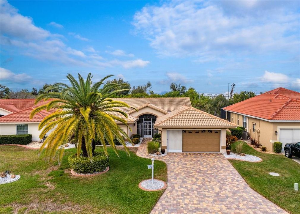 На продажу: $329,000 (2 спален, 2 ванн, 1386 Квадратных фут)