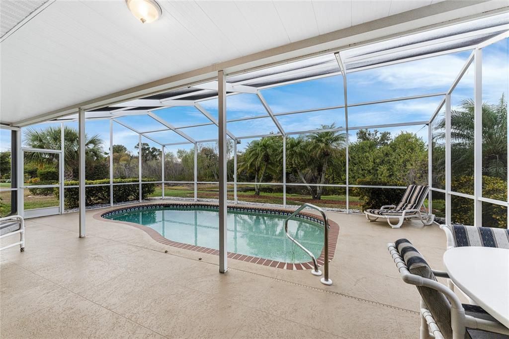 На продажу: $329,000 (2 спален, 2 ванн, 1386 Квадратных фут)