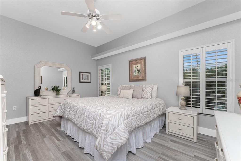 На продажу: $329,000 (2 спален, 2 ванн, 1386 Квадратных фут)