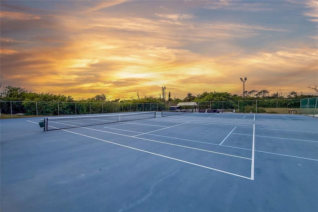 На продажу: $329,000 (2 спален, 2 ванн, 1386 Квадратных фут)