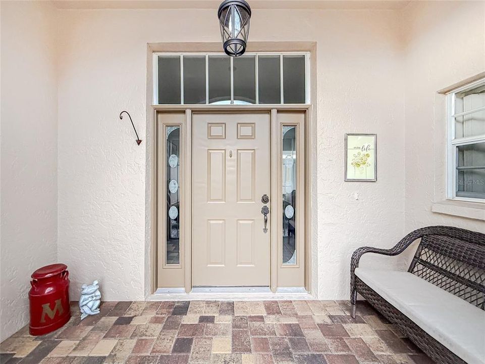 На продажу: $329,000 (2 спален, 2 ванн, 1386 Квадратных фут)