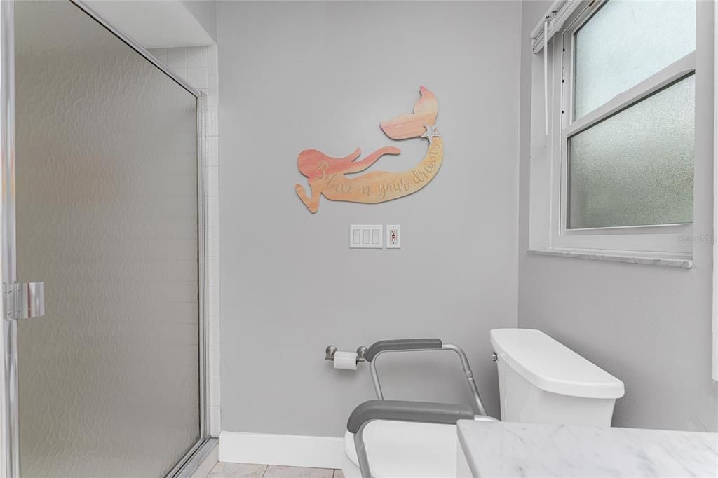 На продажу: $329,000 (2 спален, 2 ванн, 1386 Квадратных фут)