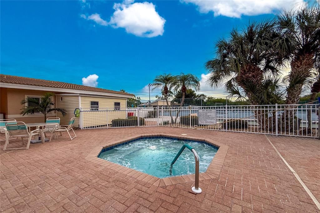 На продажу: $329,000 (2 спален, 2 ванн, 1386 Квадратных фут)