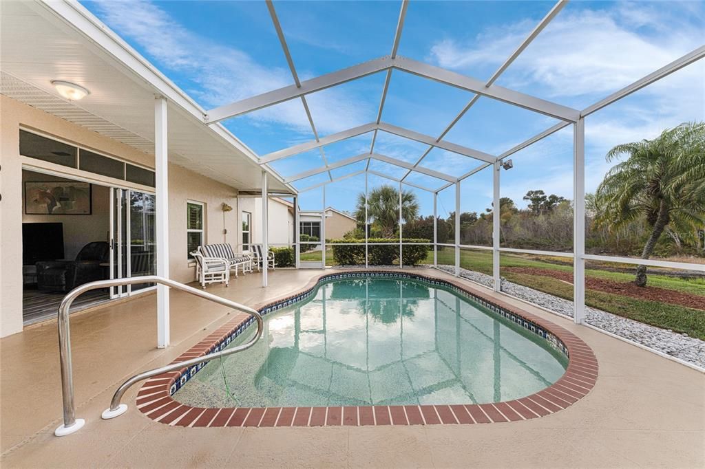 На продажу: $329,000 (2 спален, 2 ванн, 1386 Квадратных фут)