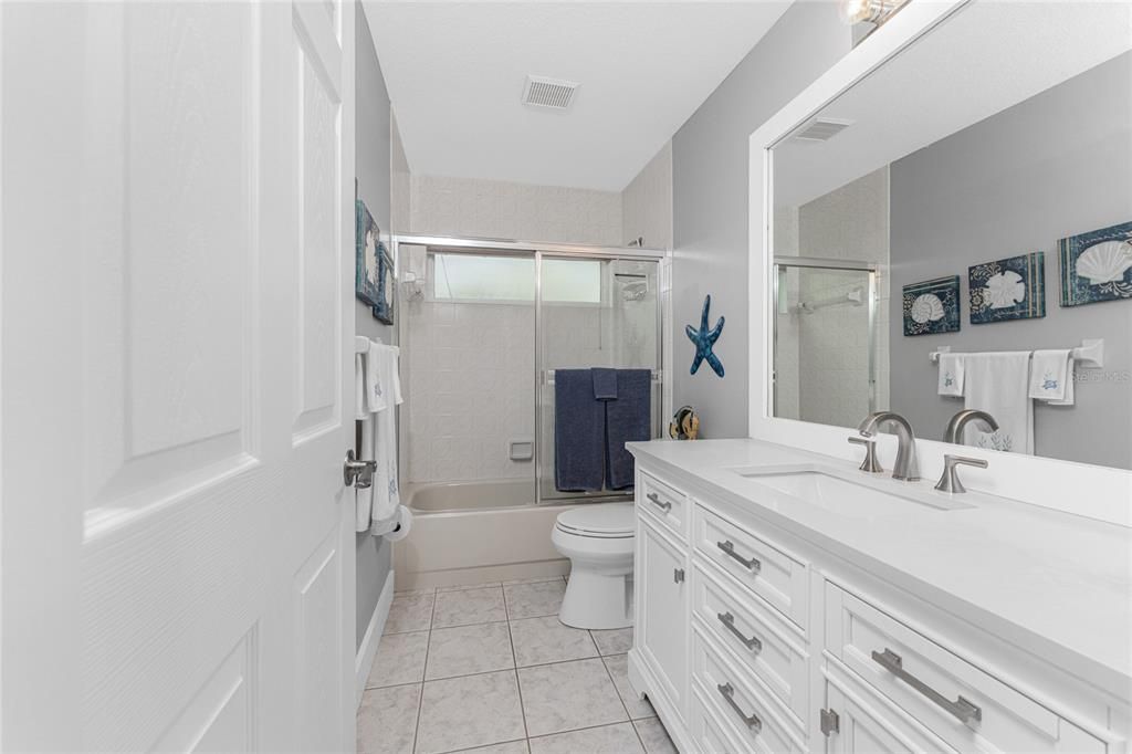 На продажу: $329,000 (2 спален, 2 ванн, 1386 Квадратных фут)