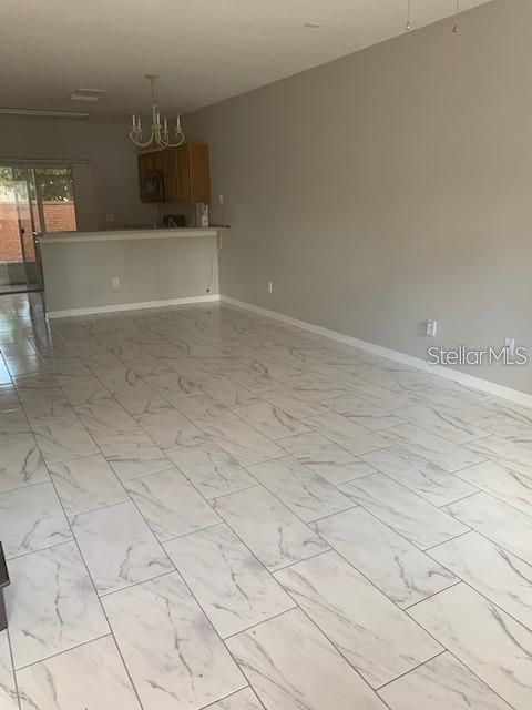 待售: $244,000 (2 贝兹, 2 浴室, 1056 平方英尺)