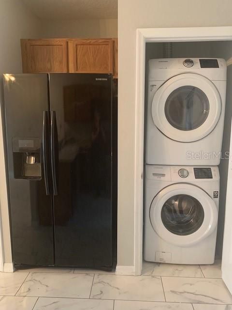 待售: $244,000 (2 贝兹, 2 浴室, 1056 平方英尺)