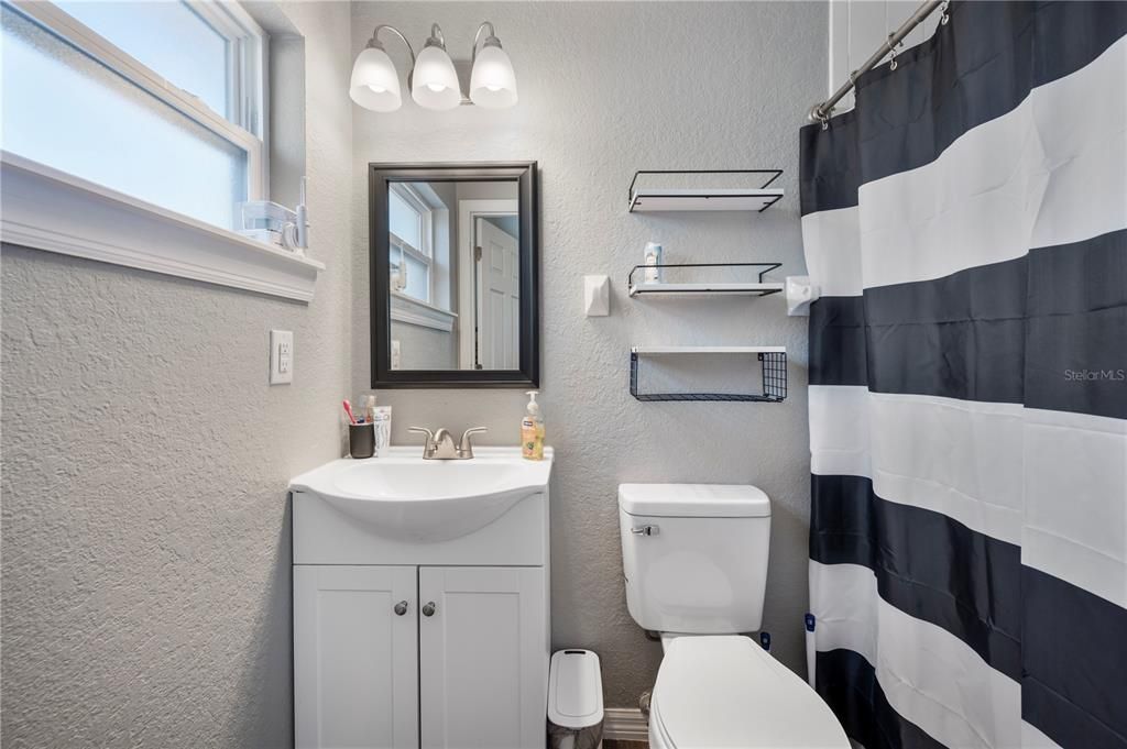 En Venta: $399,900 (4 camas, 2 baños, 1512 Pies cuadrados)