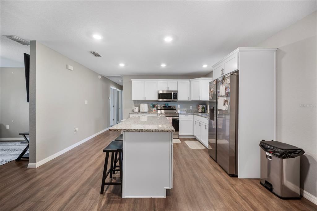 En Venta: $399,900 (4 camas, 2 baños, 1512 Pies cuadrados)