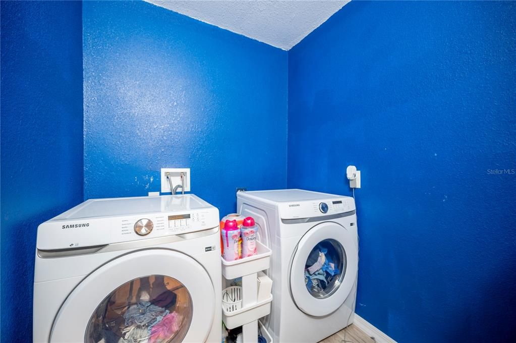 En Venta: $399,900 (4 camas, 2 baños, 1512 Pies cuadrados)