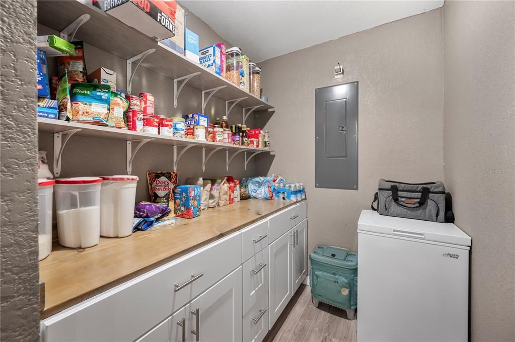 En Venta: $399,900 (4 camas, 2 baños, 1512 Pies cuadrados)