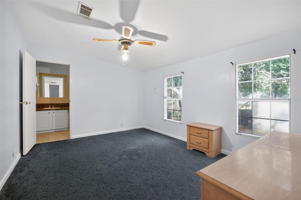 待售: $115,000 (3 贝兹, 2 浴室, 1152 平方英尺)