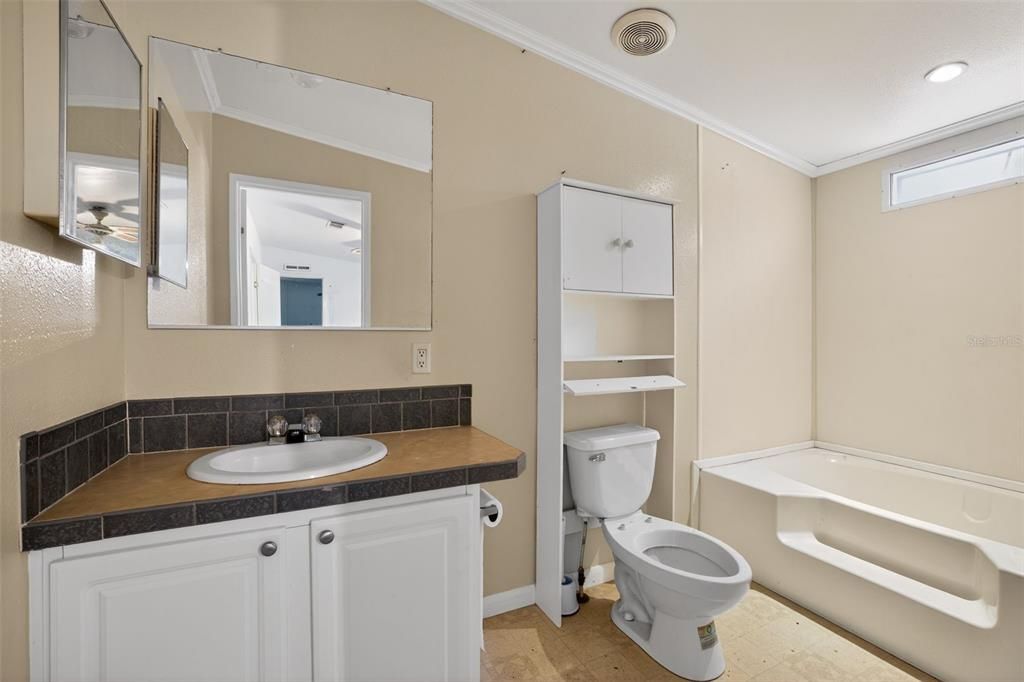 待售: $115,000 (3 贝兹, 2 浴室, 1152 平方英尺)