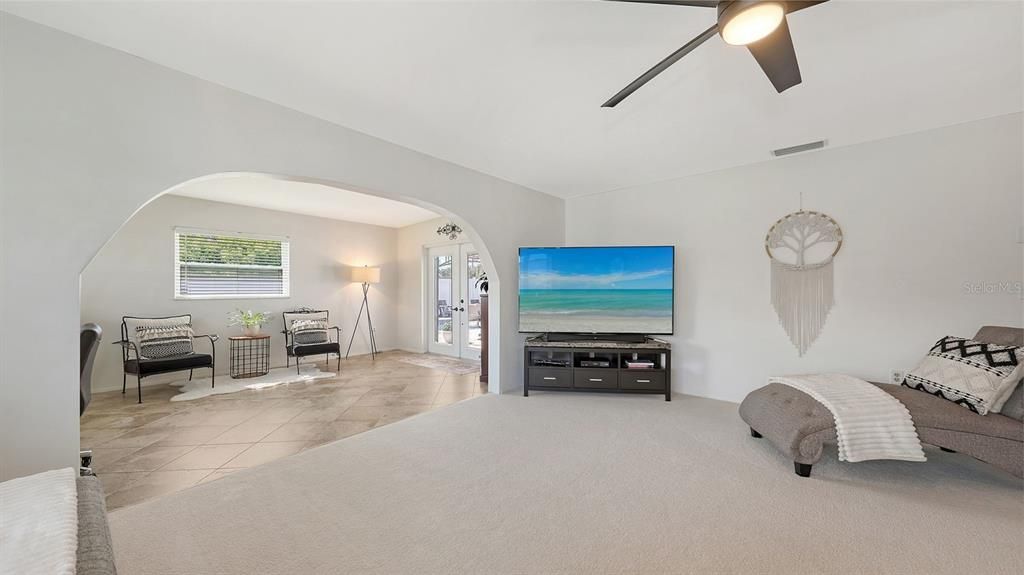 For Rent: $3,900 (3 beds, 2 baths, 1928 Square Feet)