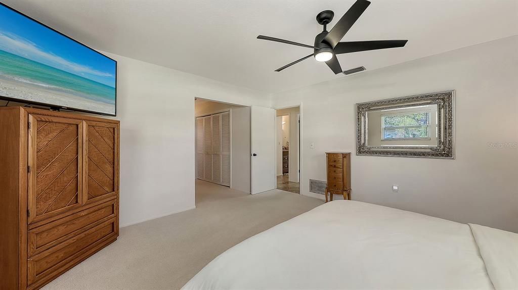 For Rent: $3,900 (3 beds, 2 baths, 1928 Square Feet)