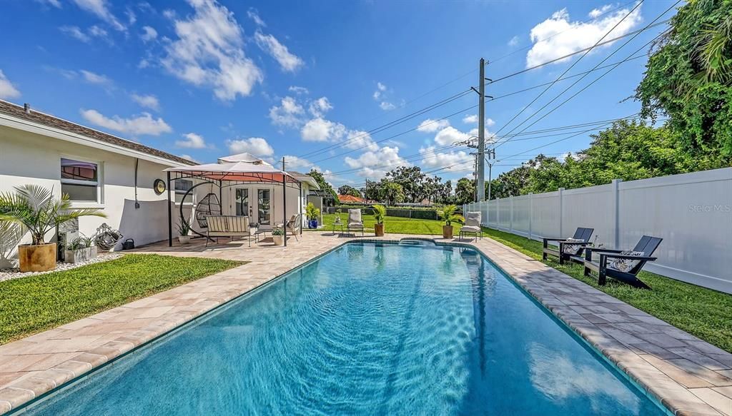 For Rent: $3,900 (3 beds, 2 baths, 1928 Square Feet)