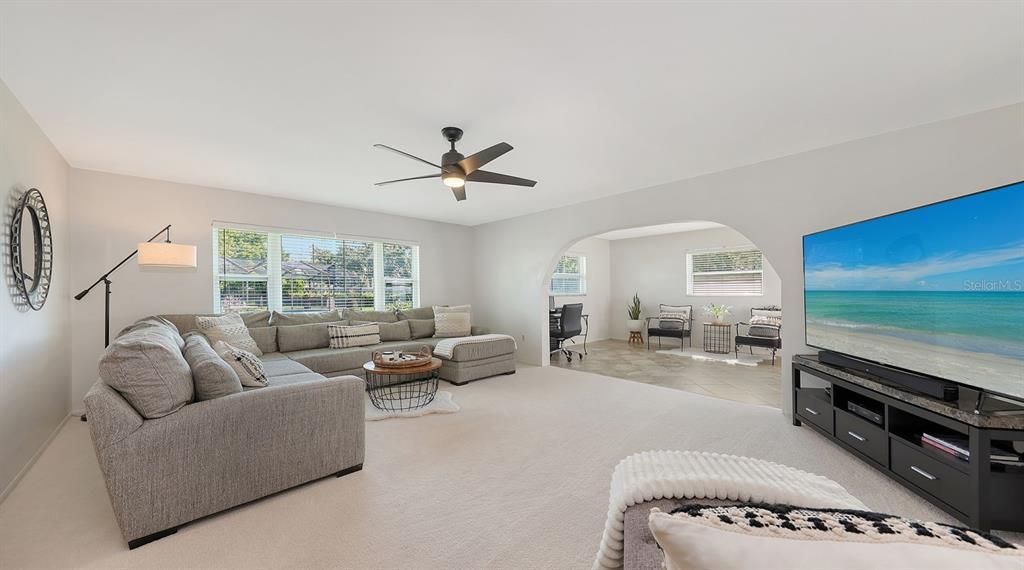 For Rent: $3,900 (3 beds, 2 baths, 1928 Square Feet)