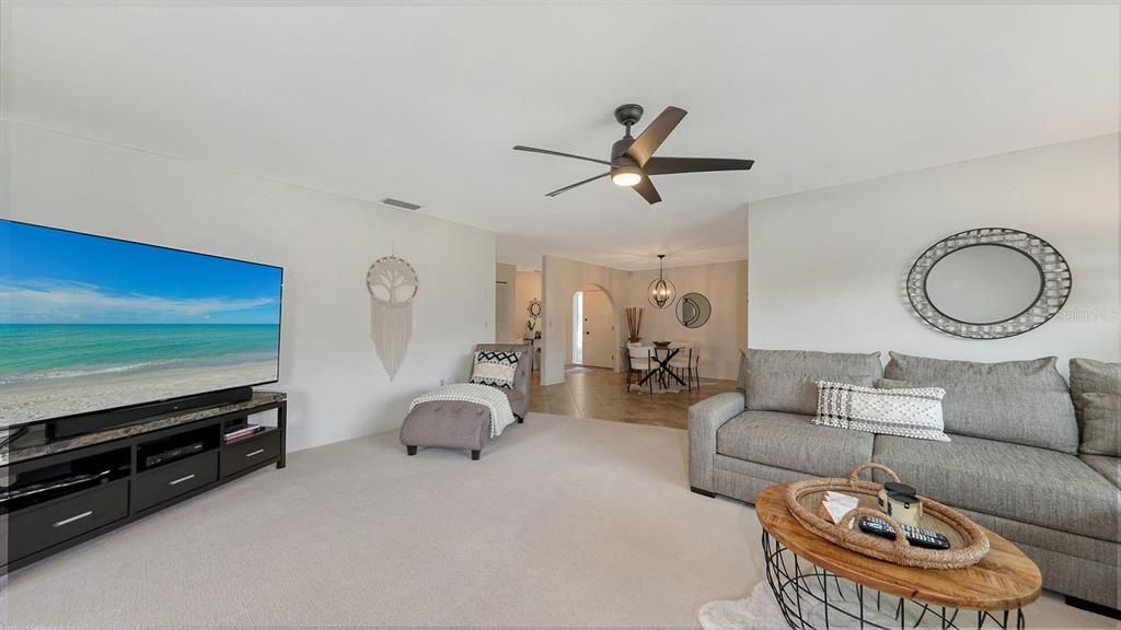 For Rent: $3,900 (3 beds, 2 baths, 1928 Square Feet)