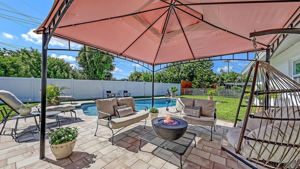 For Rent: $3,900 (3 beds, 2 baths, 1928 Square Feet)