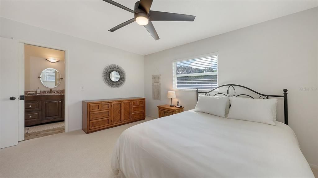 For Rent: $3,900 (3 beds, 2 baths, 1928 Square Feet)