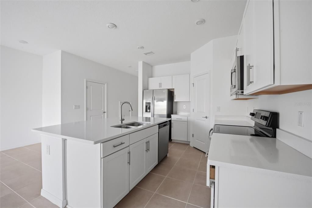 En Venta: $289,000 (3 camas, 2 baños, 1373 Pies cuadrados)