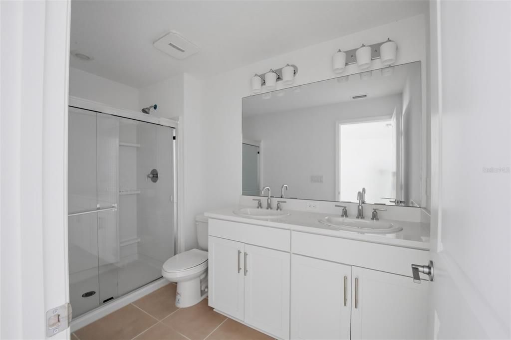 En Venta: $289,000 (3 camas, 2 baños, 1373 Pies cuadrados)