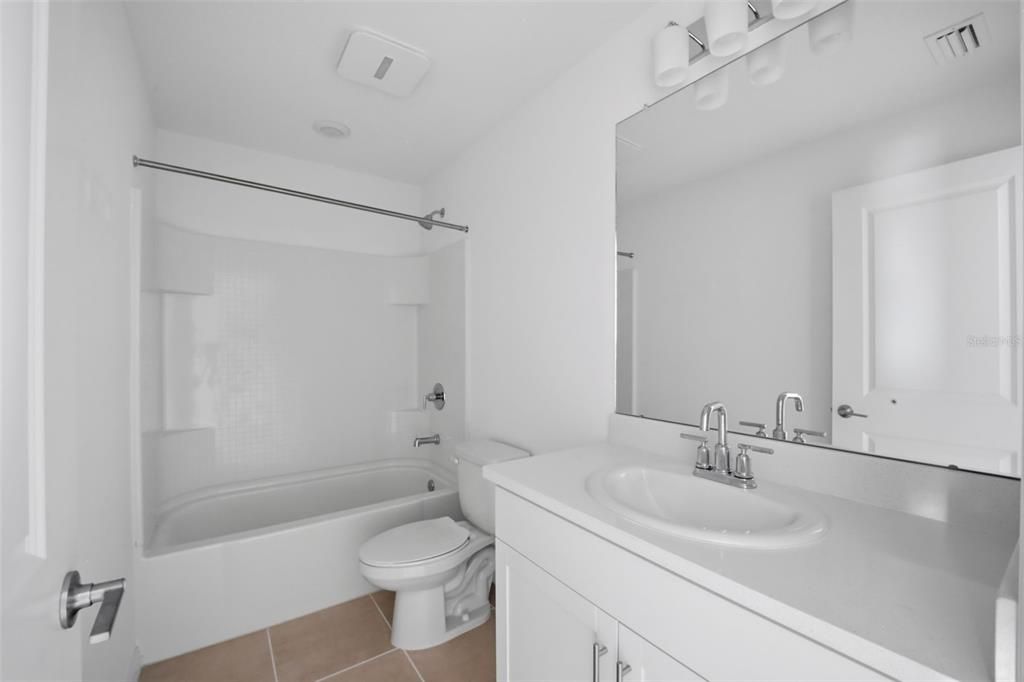 En Venta: $289,000 (3 camas, 2 baños, 1373 Pies cuadrados)