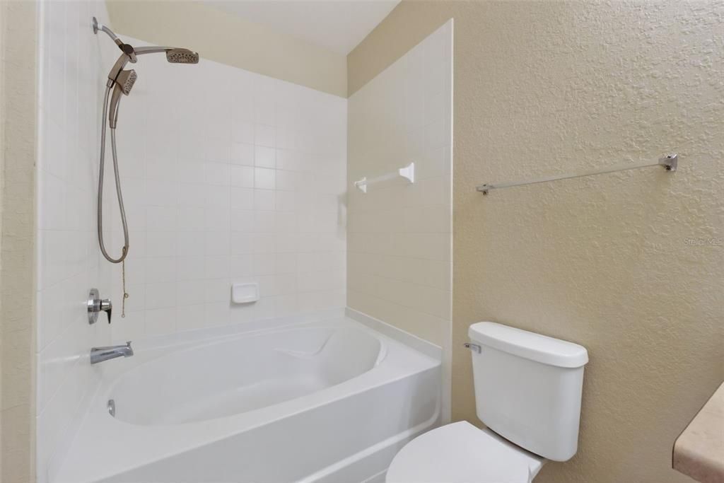 For Rent: $1,650 (2 beds, 2 baths, 1107 Square Feet)