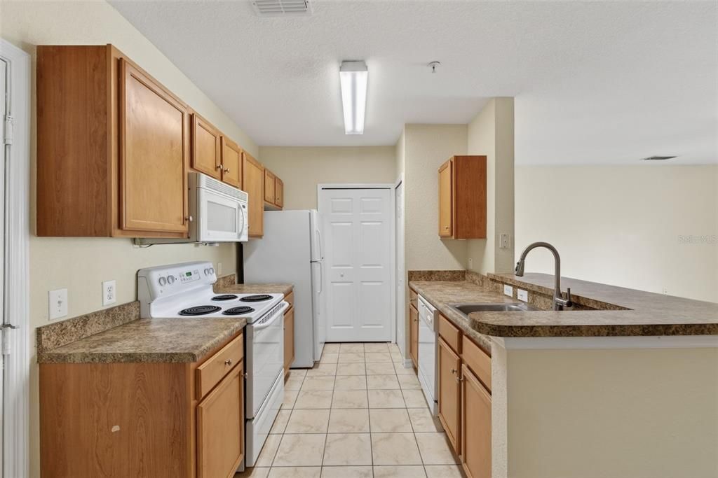 For Rent: $1,650 (2 beds, 2 baths, 1107 Square Feet)