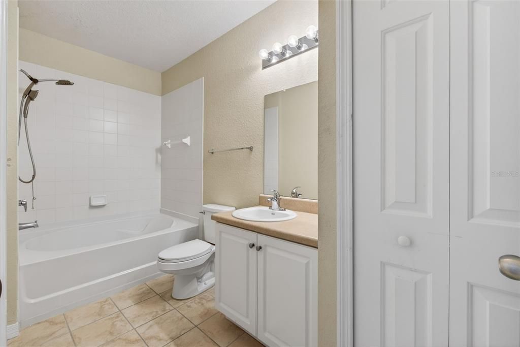 For Rent: $1,650 (2 beds, 2 baths, 1107 Square Feet)