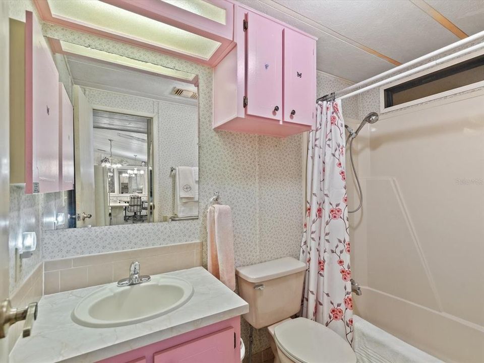 For Sale: $190,000 (3 beds, 2 baths, 1252 Square Feet)