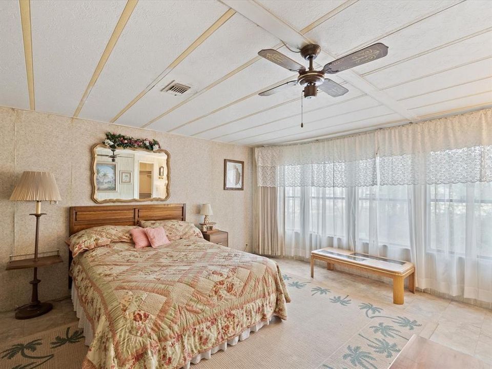 For Sale: $190,000 (3 beds, 2 baths, 1252 Square Feet)