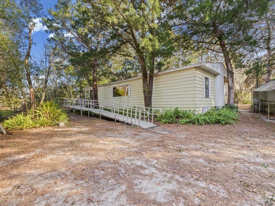 For Sale: $190,000 (3 beds, 2 baths, 1252 Square Feet)