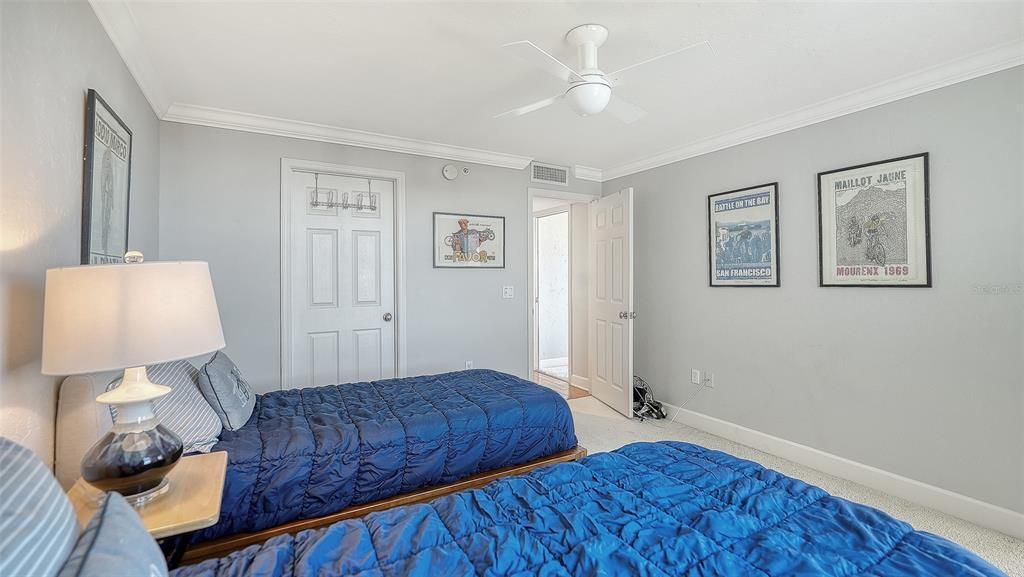 待售: $995,000 (2 贝兹, 2 浴室, 1408 平方英尺)