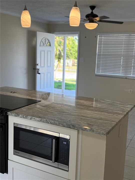 En Venta: $387,777 (3 camas, 1 baños, 1024 Pies cuadrados)