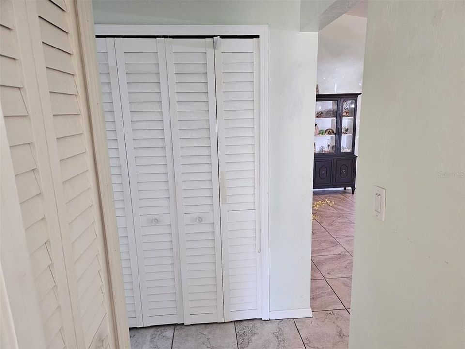 На продажу: $214,900 (2 спален, 2 ванн, 1419 Квадратных фут)