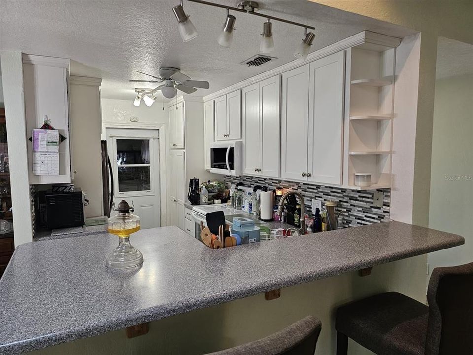 На продажу: $214,900 (2 спален, 2 ванн, 1419 Квадратных фут)