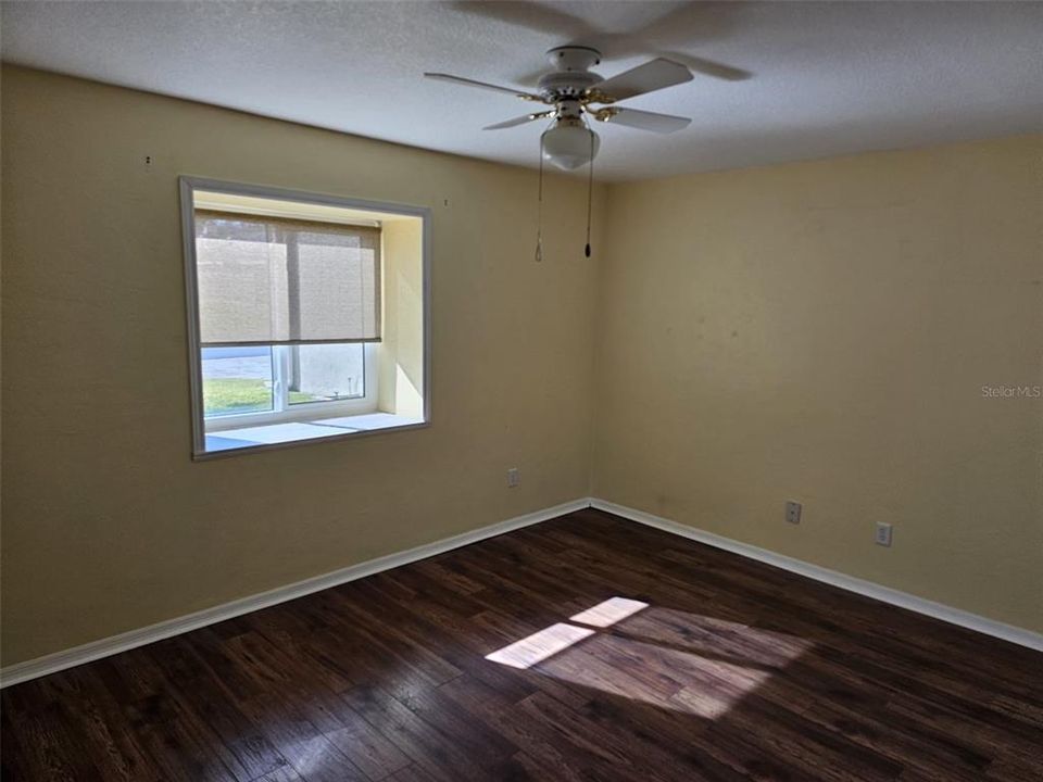 На продажу: $214,900 (2 спален, 2 ванн, 1419 Квадратных фут)