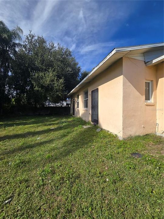 En Venta: $300,000 (6 camas, 0 baños, 1926 Pies cuadrados)