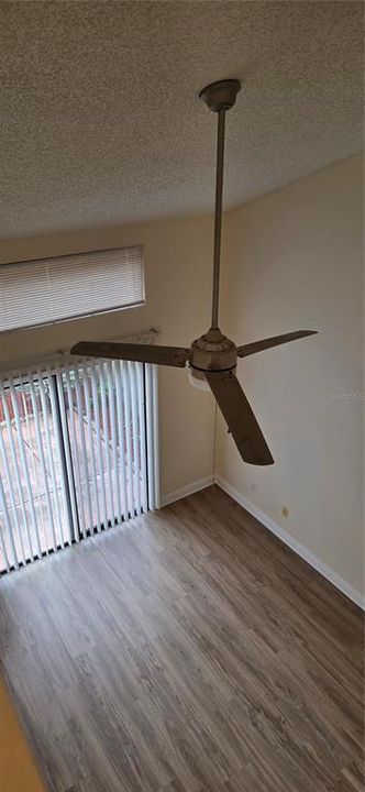 待售: $210,000 (2 贝兹, 2 浴室, 1247 平方英尺)